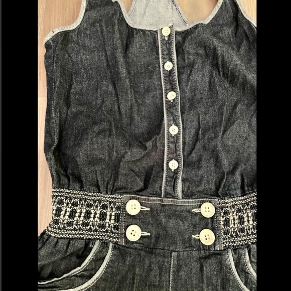 ✨ 3 items for 15% off bundle ✨ Jean material jump suit in brand new condition - Picture 3 of 4